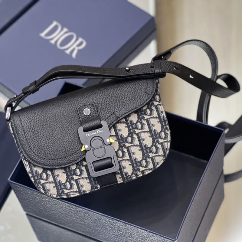 D I O R 디올 오블리크 스트랩 새들 파우치 백 레플리카 - Bag | 세미샵 레플리카 사이트