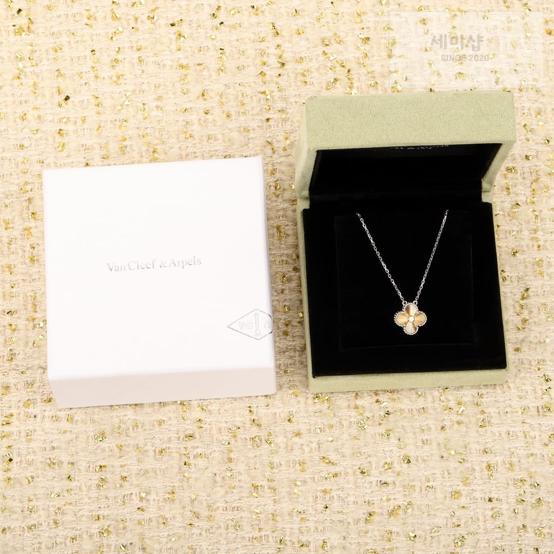 Van Cleef Arpels 반클리프 아펠 빈티지 알함브라 펜던트 기요셰 " 2 Color " 실버 악세사리