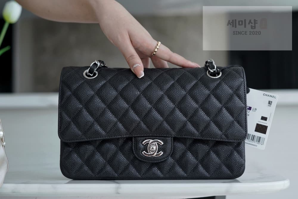 C H A N E L Chanel Classic Medium Caviar 블랙 Bag