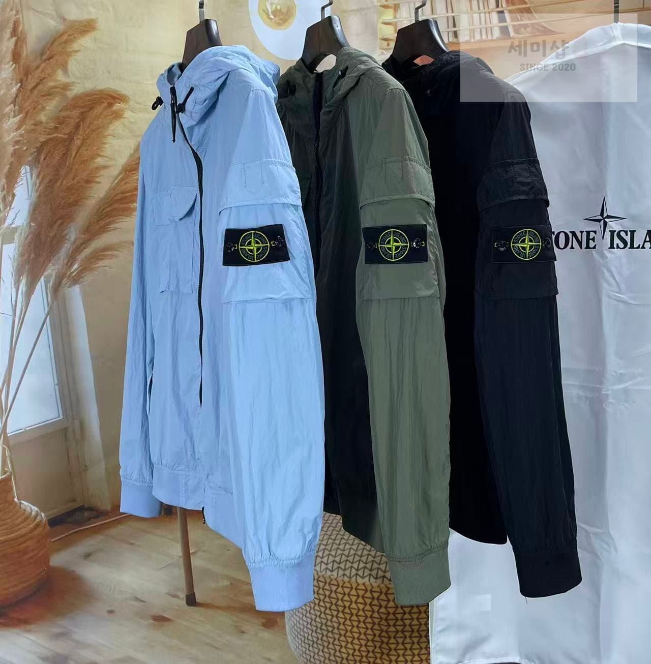 Stone Island 스톤아일랜드 라이트 소프트 쉘 R 후드 바람막이 블랙 의류